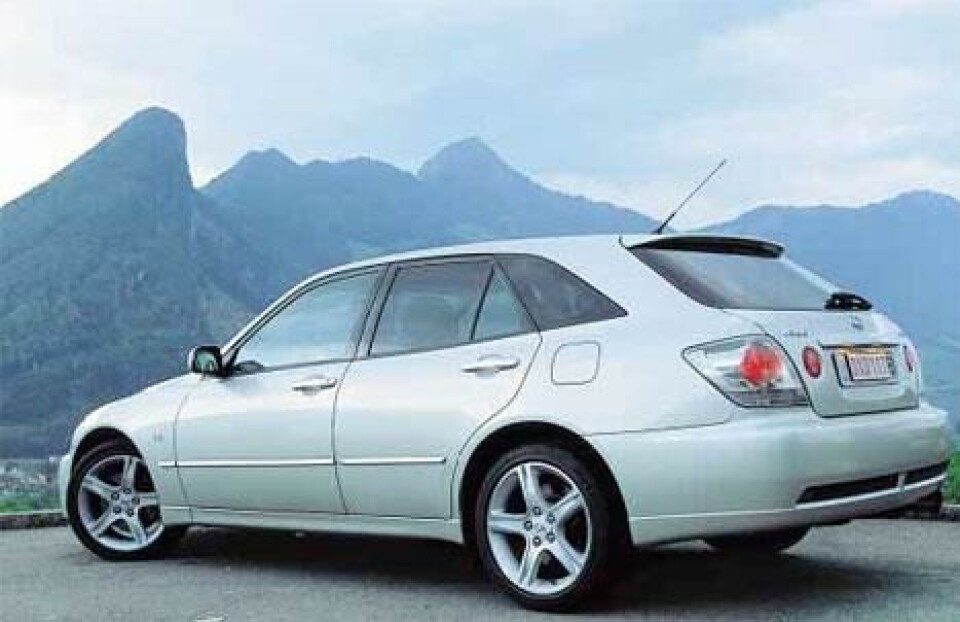 Lexus IS300Lexus IS300 Lexus IS300Lexus IS300