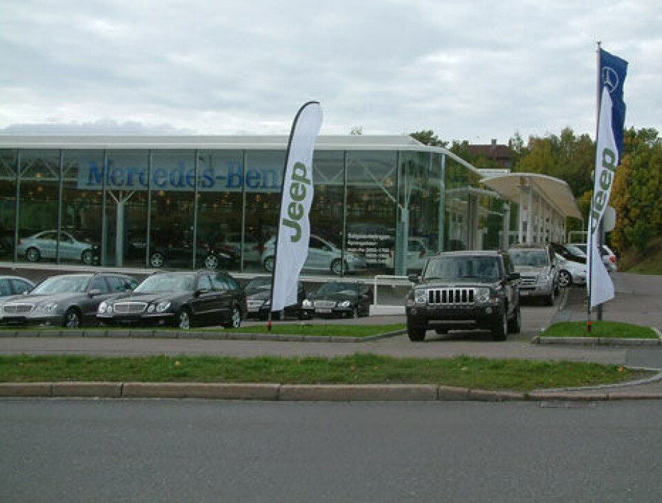 Amerikanske og tyske modeller fra DaimlerChrysler er nå under samme tak i bilbyen på Ensjø i Oslo Amerikanske og tyske modeller fra DaimlerChrysler er nå under samme tak i bilbyen på Ensjø i Oslo