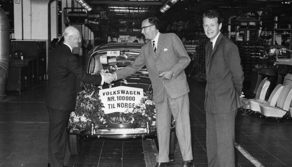 En million Volkswagen til Norge1966: Bil nr. 100.000 ble mottatt av Harald A. Møller og sønn i Wolfsburg