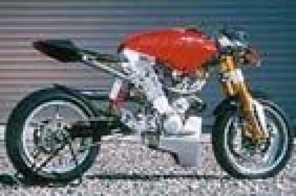 Sachs: Enda en naken en