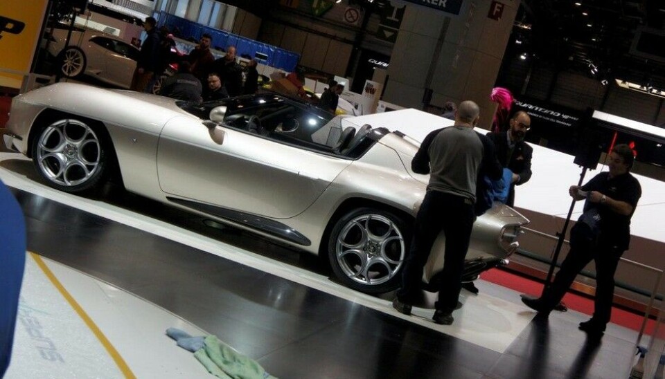 Genève, dagen før dagen førTouring Superleggera lover oss noe annet også - en Gumpert? - i tillegg til Disco Volanten. - Foto: Jon Winding-Sørensen Genève, dagen før dagen førTouring Superleggera lover oss noe annet også - en Gumpert? - i tillegg til Disco Volanten. - Foto: Jon Winding-Sørensen