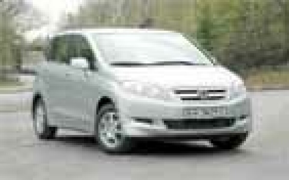 Honda FR-V: Liten bil, stor plass