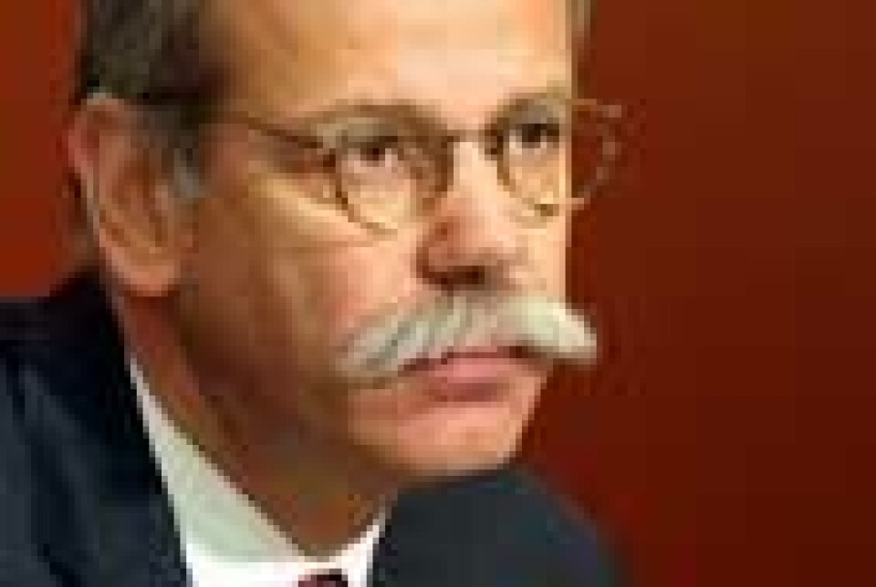 Schrempp etterfølges av Chrysler-sjefen Dieter ZetscheSchrempp etterfølges av Chrysler-sjefen Dieter Zetsche