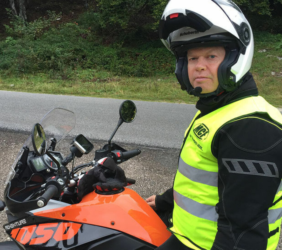 Motorsykkelimportørene mener Transportøkonomisk institutts rapport om lett motorsykkel har klare metodiske mangler. - TØI overser at de fleste som eventuelt blir nektet å kjøre lett MC vil gå over til moped, sier Arve Lønnum i MCF.