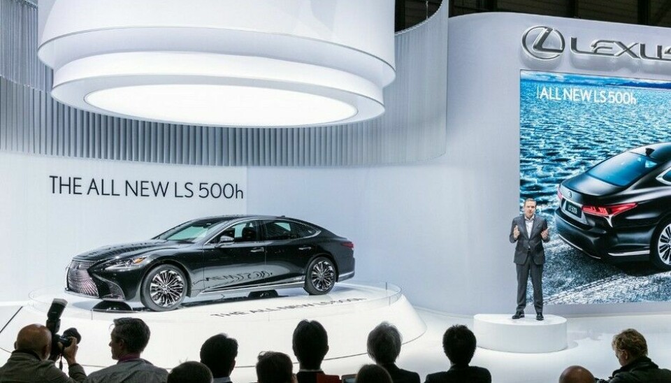 Lexus LS 500h avdukes i Genève
