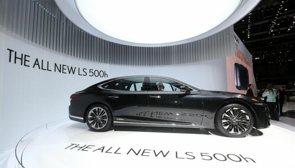 Lexus LS 500h avdukes i Genève