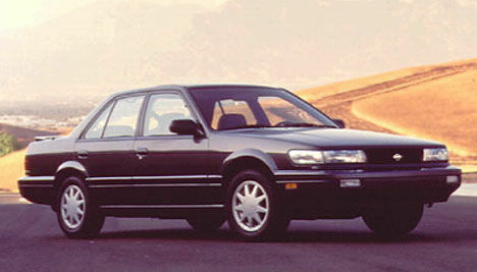 Nissan Stanza 1990