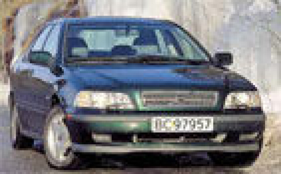 Volvo S40 T4: Papparacer