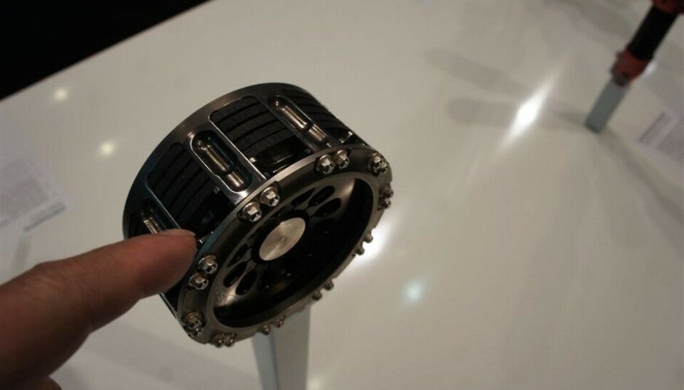 Automechanika 2014Så kompakt er en ZF-clutch til en Formel 1 bil. Foto: Jon Winding-Sørensen