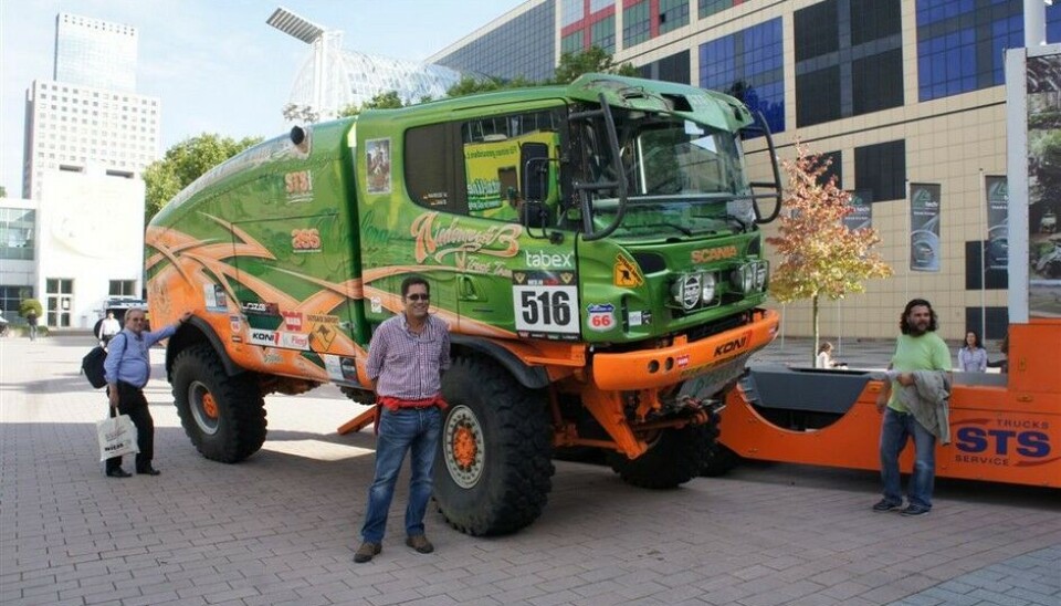 Automechanika 2014Utendørs presentasjon av tunge off-road konkurransebiler. Hvorfor? Jeg vet ikke jeg heller. Foto: Jon Winding-Sørensen