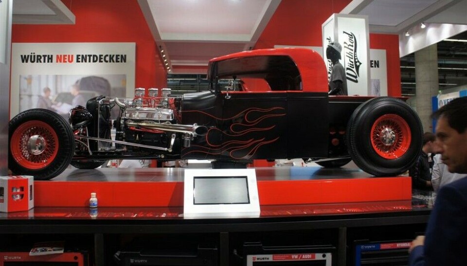 Automechanika 2014Würth vil vi skal oppdage dem på nytt. Gjerne, når de viser sånn innsats. Funnycar og kul logo. Foto: Jon Winding-Sørensen
