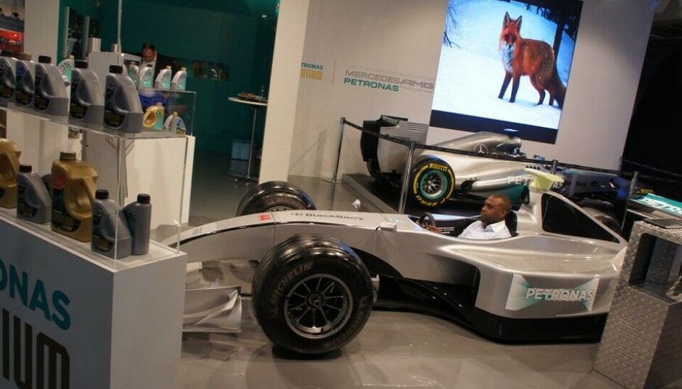 Automechanika 2014Nei det var ikke Lewis Hamilton som kjørte Petronas-simulatoren. Han var i Singapore og vant. Foto: Jon Winding-Sørensen