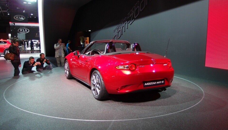 Mazda MX-5 på Paris-utstillingenFoto: Knut Skallerud