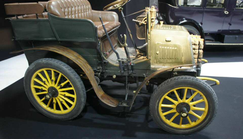 Paris 2014: Bil og moteEn tidlig Panhard et Levassor. Da denne ble bygget i 1897, begynte de å nærme seg produksjonsnummer 1000.