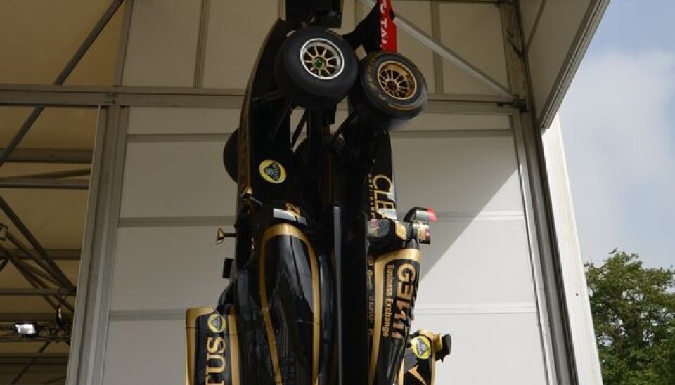 Goodwood Festival of Speed 2012På Lotus sin stand kunne man også se to F1-modeller snurre opp mot hverandre. Goodwood Festival of Speed 2012På Lotus sin stand kunne man også se to F1-modeller snurre opp mot hverandre.