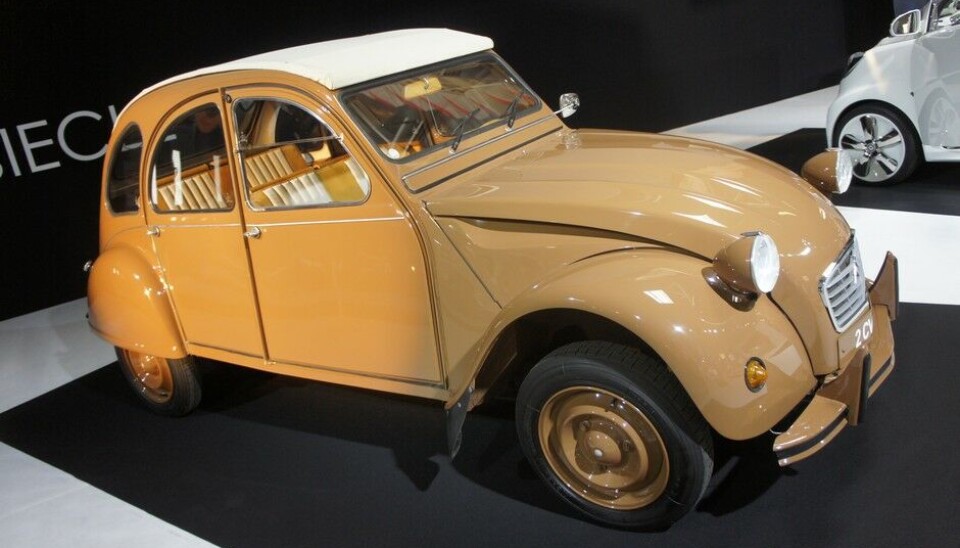 Paris 2014: Bil og moteDa Citroën 2 CV feiret sine 60 år på Paris-utstillingen i 2008, var det med denne spesialmodellen som var innredet av Hermes Interieur et Design. Paris 2014: Bil og moteDa Citroën 2 CV feiret sine 60 år på Paris-utstillingen i 2008, var det med denne spesialmodellen som var innredet av Hermes Interieur et Design.