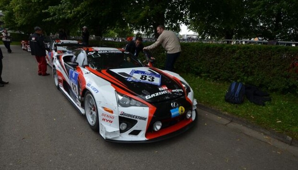 Goodwood Festival of Speed 2012Lexus LFA - kjørt opp Goodwood-bakken av Toyota-sjefen Akio Toyoda. Goodwood Festival of Speed 2012Lexus LFA - kjørt opp Goodwood-bakken av Toyota-sjefen Akio Toyoda.