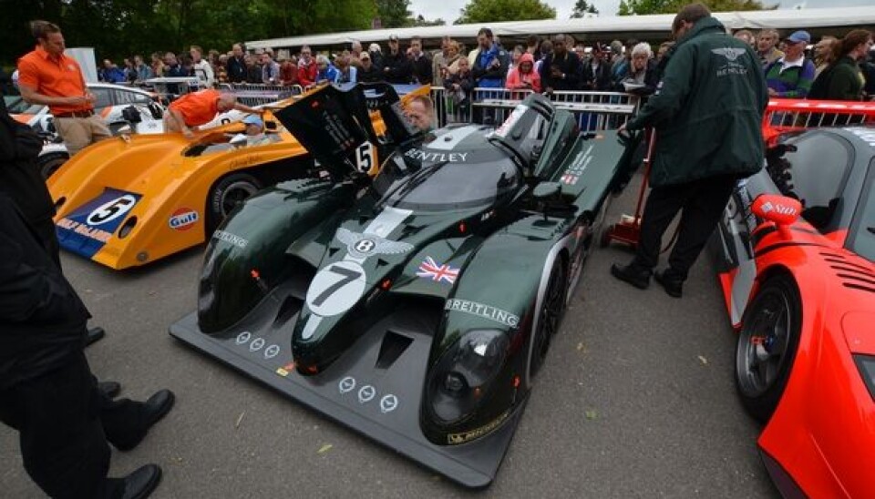 Goodwood Festival of Speed 2012Bentley LMP1 fra årets Le Mans-runde. Danske Tom Kristensen var en av de tre sjåførene. Goodwood Festival of Speed 2012Bentley LMP1 fra årets Le Mans-runde. Danske Tom Kristensen var en av de tre sjåførene.