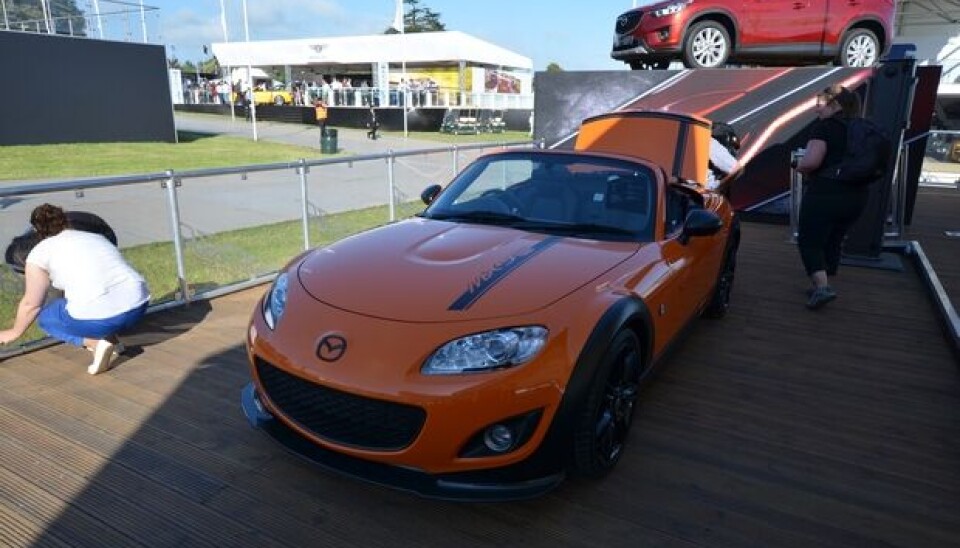 Goodwood Festival of Speed 2012Mazda benyttet også anledningen til å vise frem sin MX-5 GT Concept for første gang. 208 hestekrefter burde sparke bra fra i en så lett bil. Goodwood Festival of Speed 2012Mazda benyttet også anledningen til å vise frem sin MX-5 GT Concept for første gang. 208 hestekrefter burde sparke bra fra i en så lett bil.