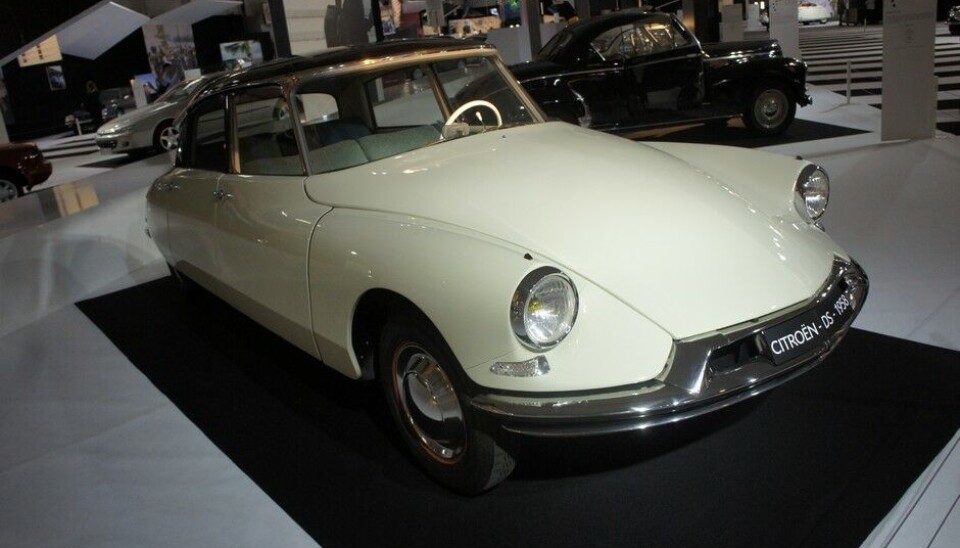 Paris 2014: Bil og moteDenne bilen fyller 60 år neste år. Aldri har det vel vært lansert noe mer forut for sin tid enn Citroën DS. Og den er akkurat like avant garde i dag. Paris 2014: Bil og moteDenne bilen fyller 60 år neste år. Aldri har det vel vært lansert noe mer forut for sin tid enn Citroën DS. Og den er akkurat like avant garde i dag.