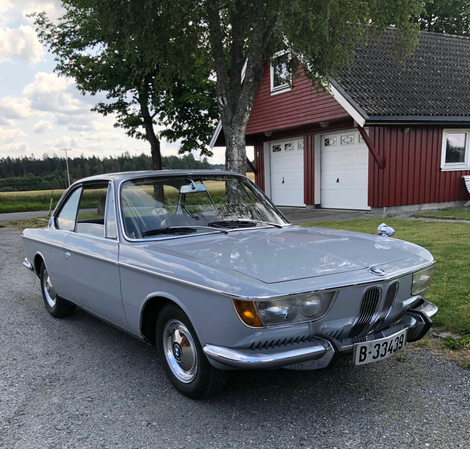1967 BMW CSA ble kjøpt i Sverige av nåværende eier. Senere ble bilen solgt, men kjøpt tilbake i 2015. Siden er rusten tatt og bilen har fått ny lakk. Eier: Marianne Smestad Arnesen. (Foto: Privat)