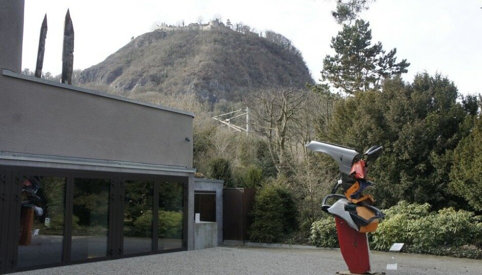 Museum Art & CarsMAC-museet har nydelig arkitektur, ute og inne, glimrende restaurant og et vakkert atrium der vi heller ikke slipper unna kunstnerisk biltema. Foto: Jon Winding-Sørensen Museum Art & CarsMAC-museet har nydelig arkitektur, ute og inne, glimrende restaurant og et vakkert atrium der vi heller ikke slipper unna kunstnerisk biltema. Foto: Jon Winding-Sørensen