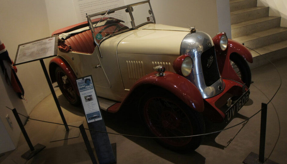 Museum Art & CarsÅrets tema var Jaguar, så da var det jo naturlig å starte med første forsøk  allerede i resepsjonen. En Swallow, bygget på en Austin Seven, i 1929 Foto: Jon Winding-Sørensen
