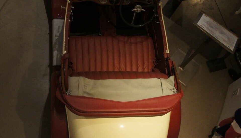 Museum Art & CarsÅrets tema var Jaguar, så da var det jo naturlig å starte med første forsøk allerede i resepsjonen. En Swallow, bygget på en Austin Seven, i 1929 Foto: Jon Winding-Sørensen Museum Art & CarsÅrets tema var Jaguar, så da var det jo naturlig å starte med første forsøk allerede i resepsjonen. En Swallow, bygget på en Austin Seven, i 1929 Foto: Jon Winding-Sørensen