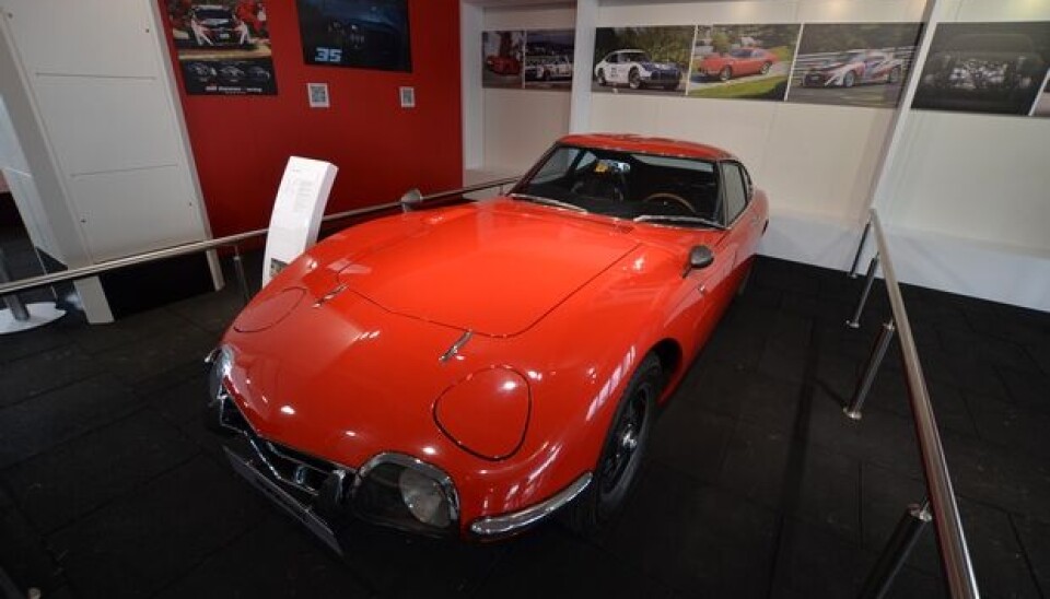 Goodwood Festival of Speed 2012Toyota 2000GT inne på Toyota-standen. Det var verken første eller siste gang jeg var innom for å kikke på den ... Goodwood Festival of Speed 2012Toyota 2000GT inne på Toyota-standen. Det var verken første eller siste gang jeg var innom for å kikke på den ...