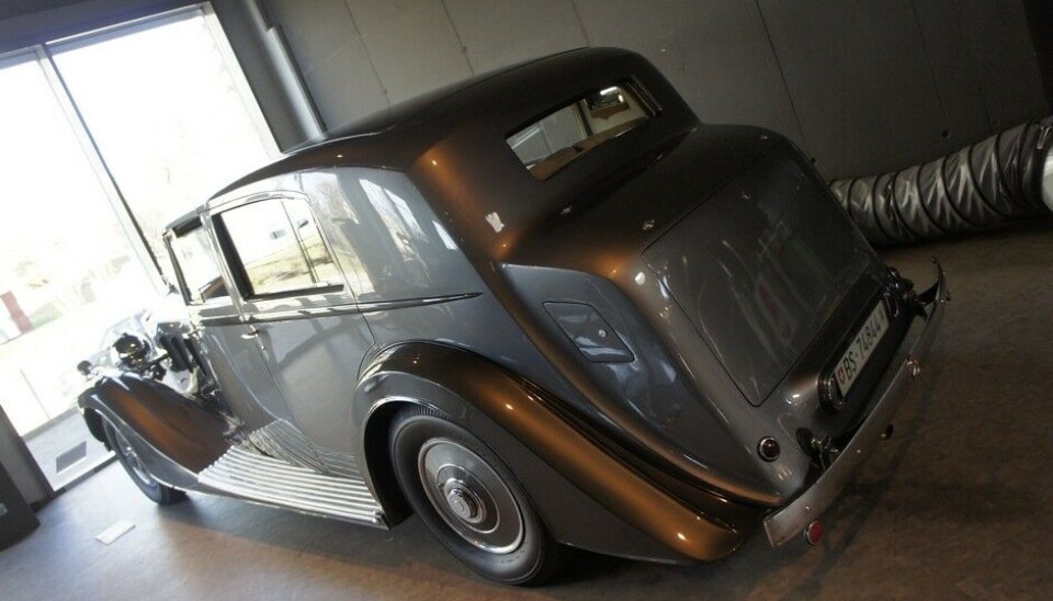 PantheonPhantom III hadde V12 på 7,3 liter. Denne kan bli din for 200.000 sveitsiske francs. (Foto: Jon Winding-Sørensen) PantheonPhantom III hadde V12 på 7,3 liter. Denne kan bli din for 200.000 sveitsiske francs. (Foto: Jon Winding-Sørensen)