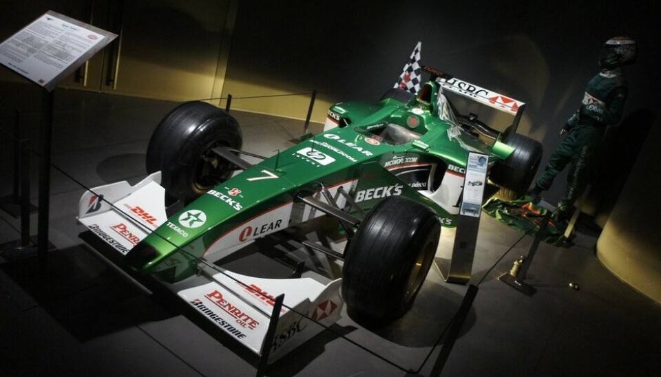 Museum Art & CarsJaguars Formel 1 bil fra 2000 endte som en parentes i fabrikkens gloriøse sportshistorie. Foto: Jon Winding-Sørensen Museum Art & CarsJaguars Formel 1 bil fra 2000 endte som en parentes i fabrikkens gloriøse sportshistorie. Foto: Jon Winding-Sørensen