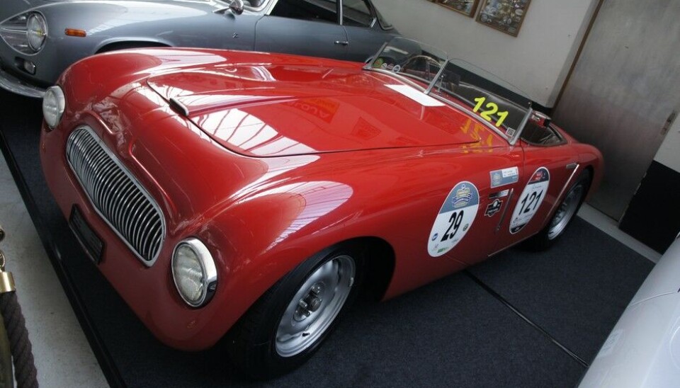 Galleri ToffenOg så, plutselig, den første juvelen. En ganske vanlig 1938 Fiat 1500 6C. Men ikke så vanlig med et nydelig etterkrigskarosseri fra Rada i Modena. Foto: Jon Winding-Sørensen Galleri ToffenOg så, plutselig, den første juvelen. En ganske vanlig 1938 Fiat 1500 6C. Men ikke så vanlig med et nydelig etterkrigskarosseri fra Rada i Modena. Foto: Jon Winding-Sørensen
