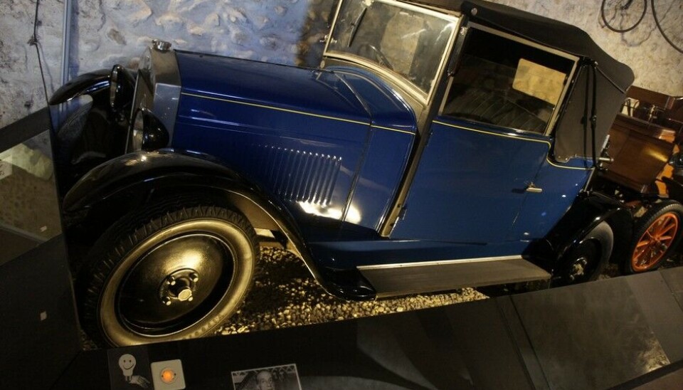 GrandsonEn Mathis fra 1927 var en typisk liten franskmann. Fabrikken ble senere koblet opp mot Ford, og bygde Matford. (Foto: Jon Winding-Sørensen) GrandsonEn Mathis fra 1927 var en typisk liten franskmann. Fabrikken ble senere koblet opp mot Ford, og bygde Matford. (Foto: Jon Winding-Sørensen)
