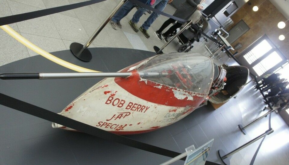Zeppelin MuseumDet første som møtte oss ved inngangen var en av Bob Berrys strømlinje-JAPer. Han nådde 300 km/t i 1960, men det ble aldri noen verdensrekord. (Foto: Jon Winding-Sørensen)