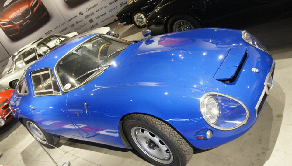 PantheonDette var starten på TZ-modellene. T for Tubolare rørgitterchassis. TZ 1 ble bygget i 102 eksemplarer, den blå er nr. 8 fra 1964. TZ 2 var jo enda råere. (Foto: Jon Winding-Sørensen) PantheonDette var starten på TZ-modellene. T for Tubolare rørgitterchassis. TZ 1 ble bygget i 102 eksemplarer, den blå er nr. 8 fra 1964. TZ 2 var jo enda råere. (Foto: Jon Winding-Sørensen)
