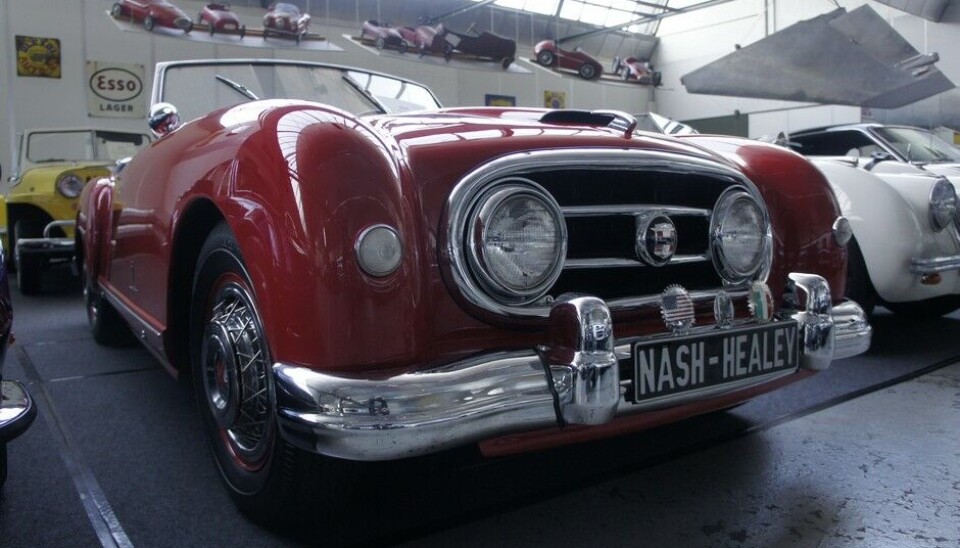 Galleri ToffenOgså en attraktiv amerikaner. Nash 1953, rekkesekser på 140 hk, bygget i samarbeid med engelske Healey og utstyrt med karosseri fra Pininfarina. Foto: Jon Winding-Sørensen Galleri ToffenOgså en attraktiv amerikaner. Nash 1953, rekkesekser på 140 hk, bygget i samarbeid med engelske Healey og utstyrt med karosseri fra Pininfarina. Foto: Jon Winding-Sørensen
