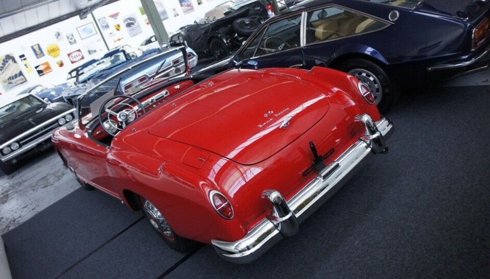 Galleri ToffenOgså en attraktiv amerikaner. Nash 1953, rekkesekser på 140 hk, bygget i samarbeid med engelske Healey og utstyrt med karosseri fra Pininfarina. Foto: Jon Winding-Sørensen Galleri ToffenOgså en attraktiv amerikaner. Nash 1953, rekkesekser på 140 hk, bygget i samarbeid med engelske Healey og utstyrt med karosseri fra Pininfarina. Foto: Jon Winding-Sørensen