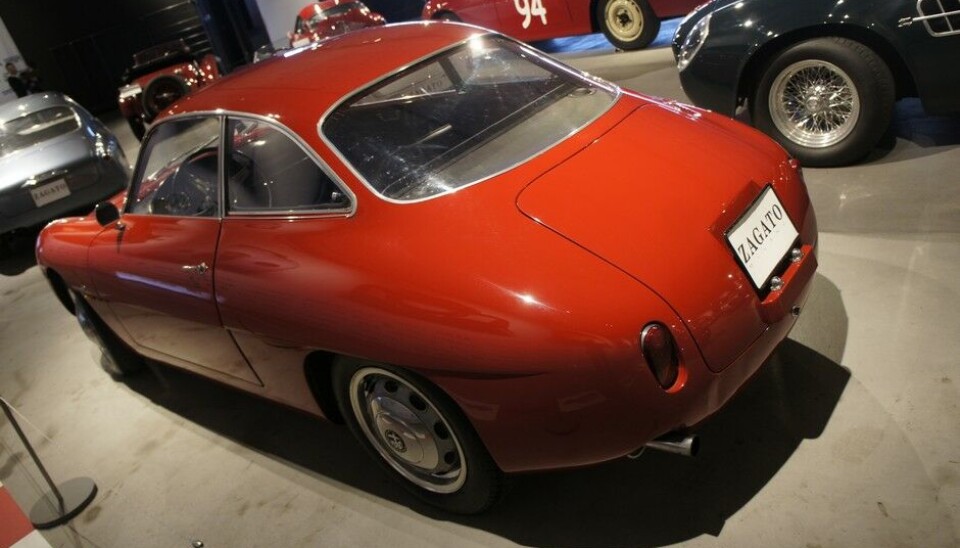 PantheonDette er et skikkelig benchmark igjen. En Alfa Romeo Giulietta Sprint fra 1960, med Zagatos Coupé-karosseri. Sterk konkurrent til Bertones Sprint Speciale-modeller. (Foto: Jon Winding-Sørensen) PantheonDette er et skikkelig benchmark igjen. En Alfa Romeo Giulietta Sprint fra 1960, med Zagatos Coupé-karosseri. Sterk konkurrent til Bertones Sprint Speciale-modeller. (Foto: Jon Winding-Sørensen)