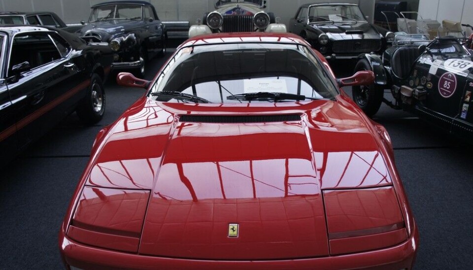 Galleri ToffenOg som et skikkelig kontrapunkt til den lette Rileyen, en Ferrari 512 Testa Rossa. Den har gått 36.500 km siden den ble født i 1994. Pris: 148.000 CHF. Foto: Jon Winding-Sørensen Galleri ToffenOg som et skikkelig kontrapunkt til den lette Rileyen, en Ferrari 512 Testa Rossa. Den har gått 36.500 km siden den ble født i 1994. Pris: 148.000 CHF. Foto: Jon Winding-Sørensen
