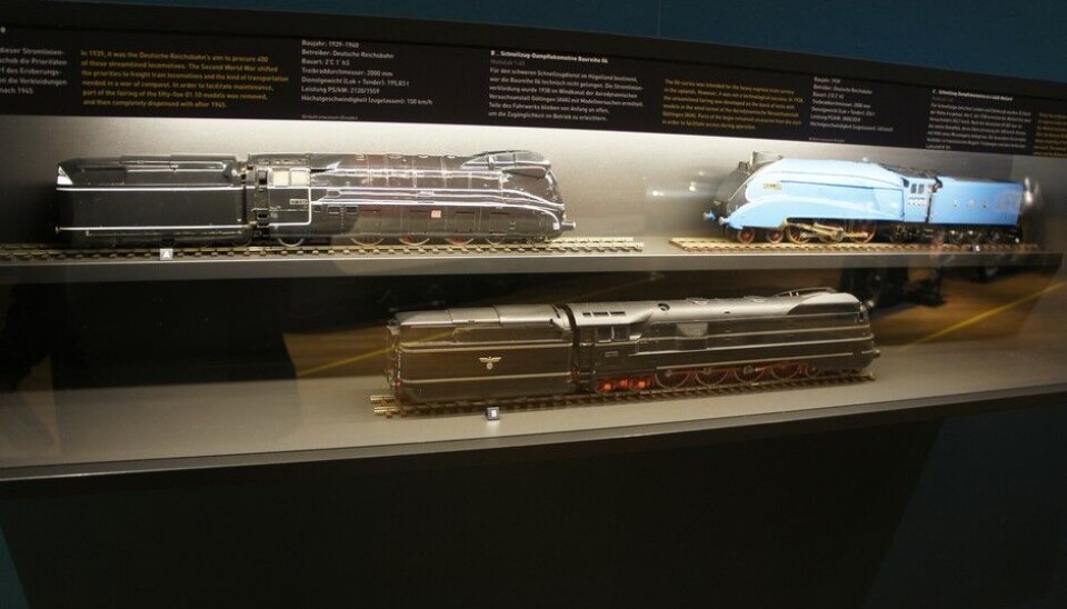Zeppelin MuseumTogene var også med på strømlinjemønstringen, som fantasifulle vindkanal-modeller, eller på bilder. (Foto: Jon Winding-Sørensen) Zeppelin MuseumTogene var også med på strømlinjemønstringen, som fantasifulle vindkanal-modeller, eller på bilder. (Foto: Jon Winding-Sørensen)