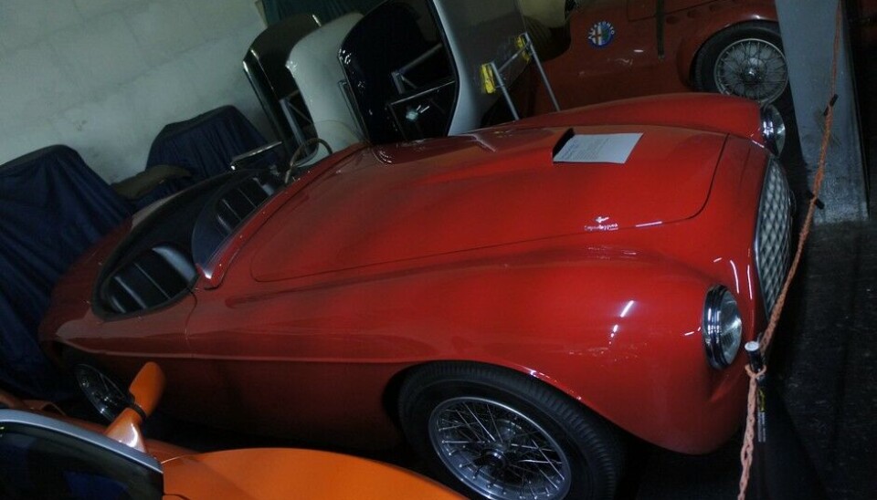 Galleri ToffenUten forvarsel, en ny juvel: På basis av en 1964 Ferrari 330 GT 2+2 har Carozzeria Italia bygget dette aluminium-barchetta karosseriet. Ekte bastard. Foto: Jon Winding-Sørensen Galleri ToffenUten forvarsel, en ny juvel: På basis av en 1964 Ferrari 330 GT 2+2 har Carozzeria Italia bygget dette aluminium-barchetta karosseriet. Ekte bastard. Foto: Jon Winding-Sørensen