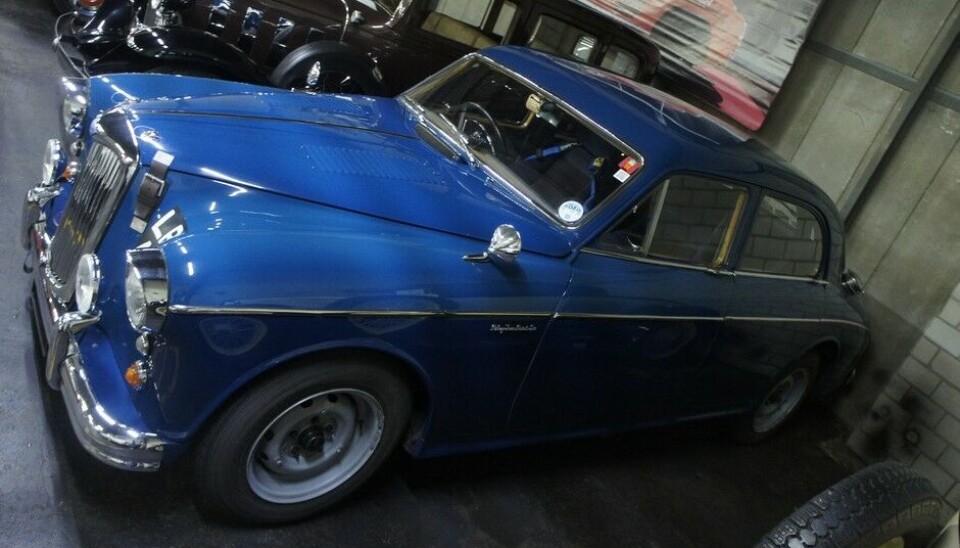 Galleri ToffenHalvgammel engelsk med Monte Carlo Classic-ambisjoner. Riley Two Point Six (med bokstaver!) Foto: Jon Winding-Sørensen Galleri ToffenHalvgammel engelsk med Monte Carlo Classic-ambisjoner. Riley Two Point Six (med bokstaver!) Foto: Jon Winding-Sørensen