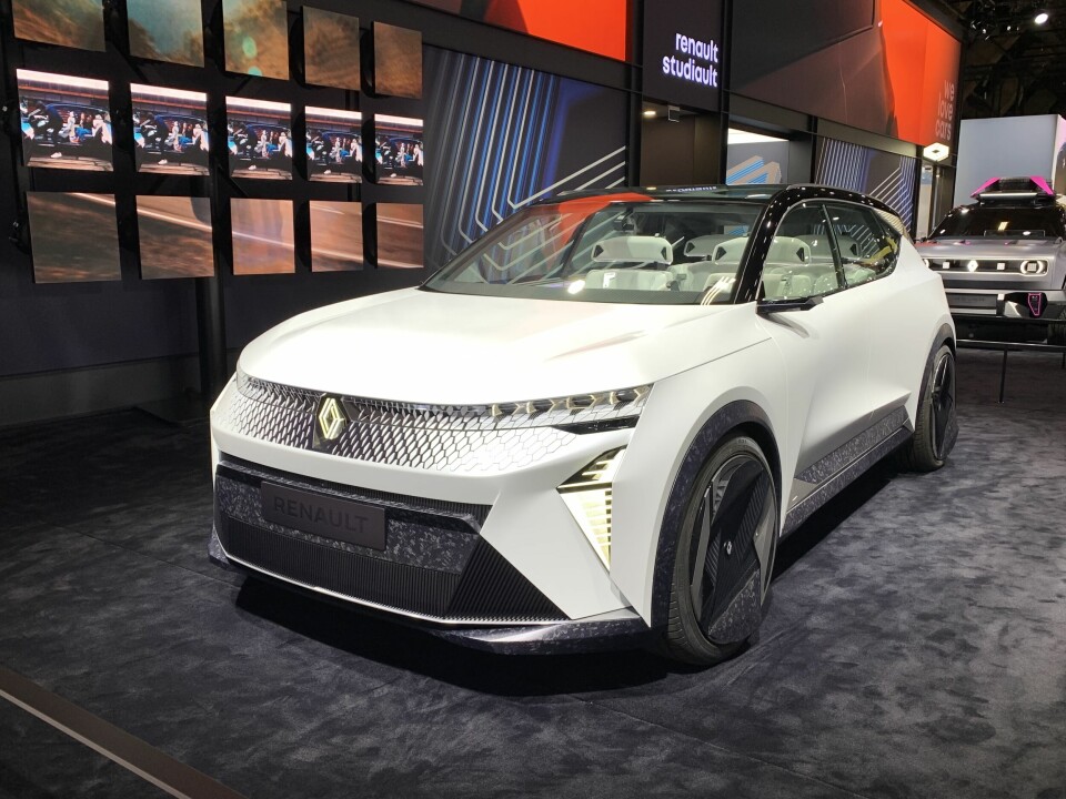 Renault overrasket med denne visjonen av en fremtidig ny, og selvsagt elektrisk, Scénic.