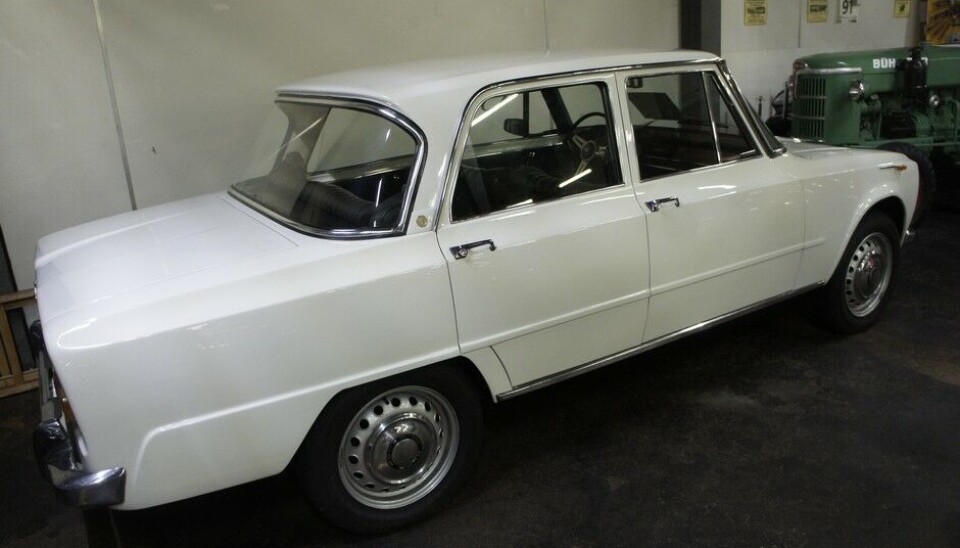 Galleri ToffenIngen sier vel nei til Spiderens utgangspunkt heller, den firedørs, 1966 Giulietta. 28.000 Francs var prisen. Foto: Jon Winding-Sørensen Galleri ToffenIngen sier vel nei til Spiderens utgangspunkt heller, den firedørs, 1966 Giulietta. 28.000 Francs var prisen. Foto: Jon Winding-Sørensen