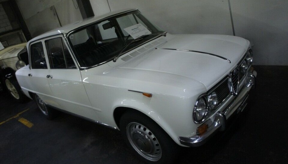Galleri ToffenIngen sier vel nei til Spiderens utgangspunkt heller, den firedørs, 1966 Giulietta. 28.000 Francs var prisen. Foto: Jon Winding-Sørensen Galleri ToffenIngen sier vel nei til Spiderens utgangspunkt heller, den firedørs, 1966 Giulietta. 28.000 Francs var prisen. Foto: Jon Winding-Sørensen