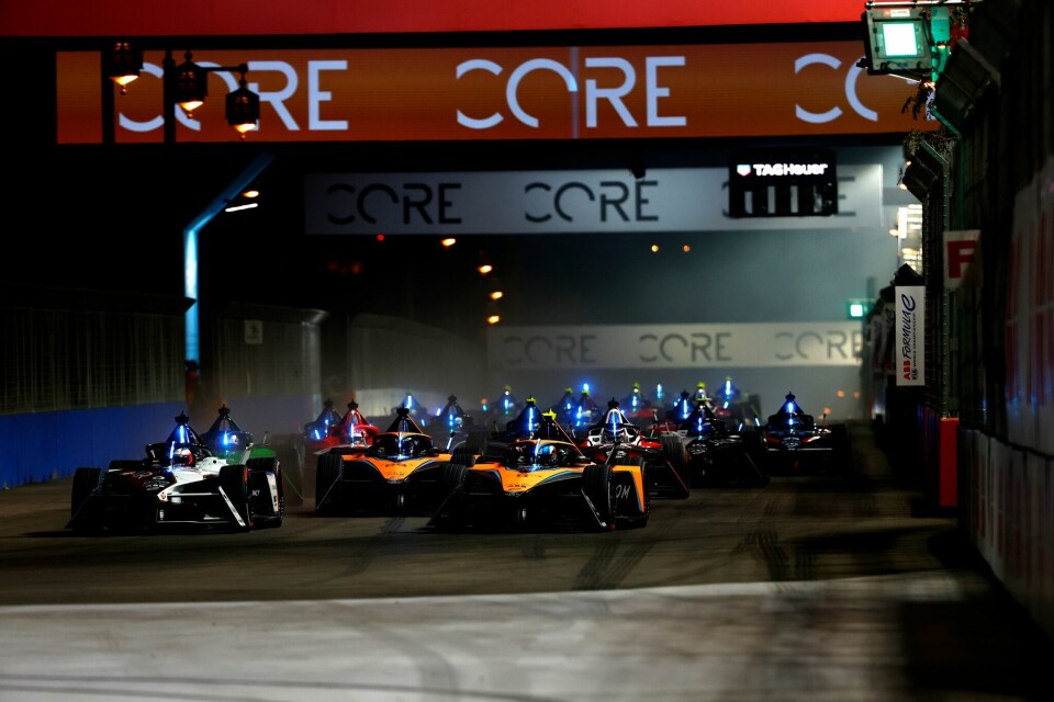 Mitch Evans, Jaguar TCS Racing, Jaguar I-TYPE 6Jake Hughes, NEOM McLaren Formula E Team, e-4ORCE 04Start