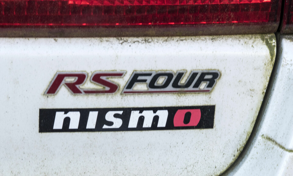Nismo betyr sport hos Nissan. Denne på en av delebilene. (Foto: Øivind Skar)