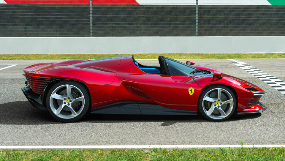Se ikke bort fra at Ferrari Daytona SP3 står på årets superbilstand. (Foto: Ferrari)