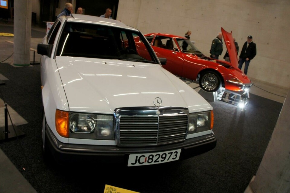 Mercedes-Benz 200 1987.