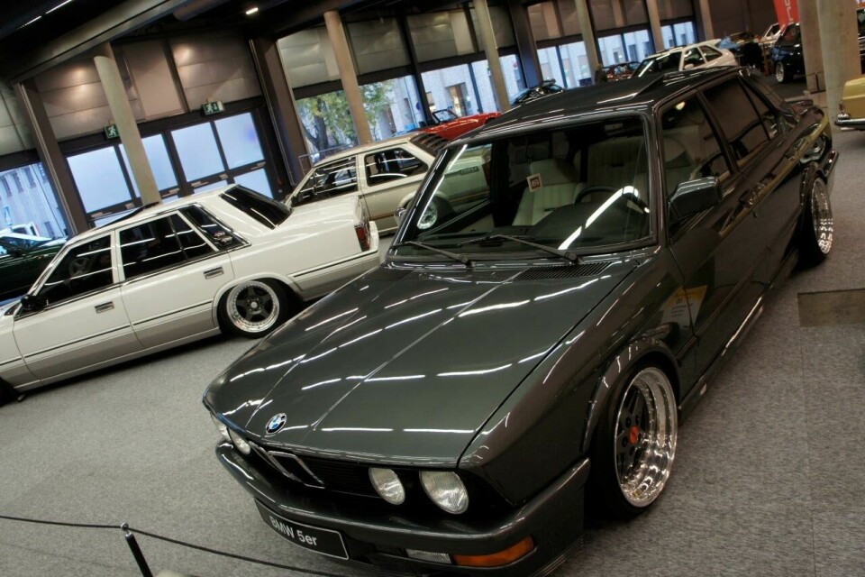 BMW E28 1987.